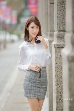 被各种工具调教花蒂